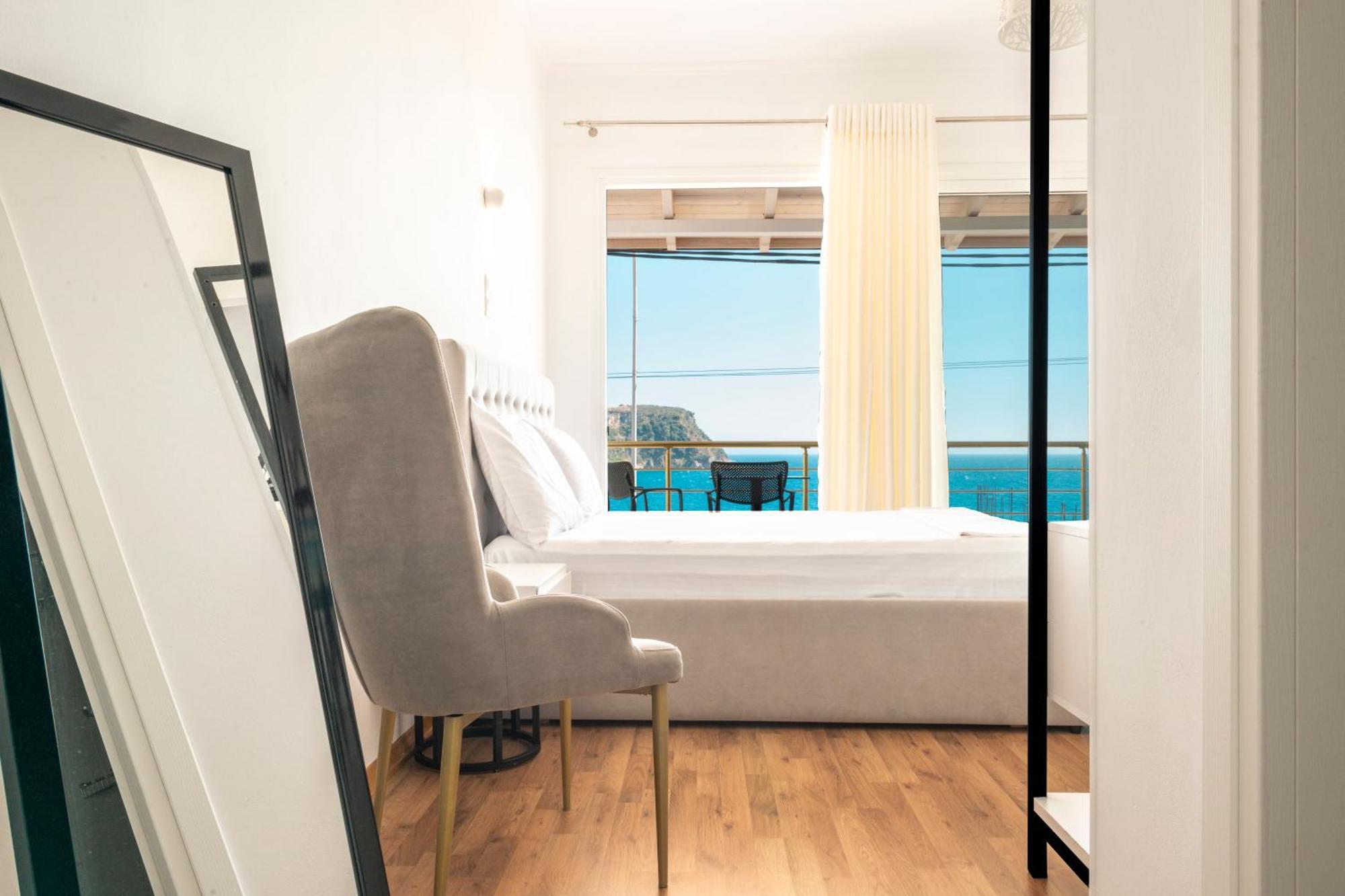 Ionio Rooms Himarë Eksteriør billede