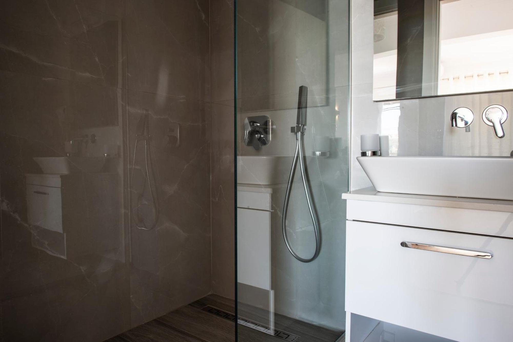 Ionio Rooms Himarë Eksteriør billede