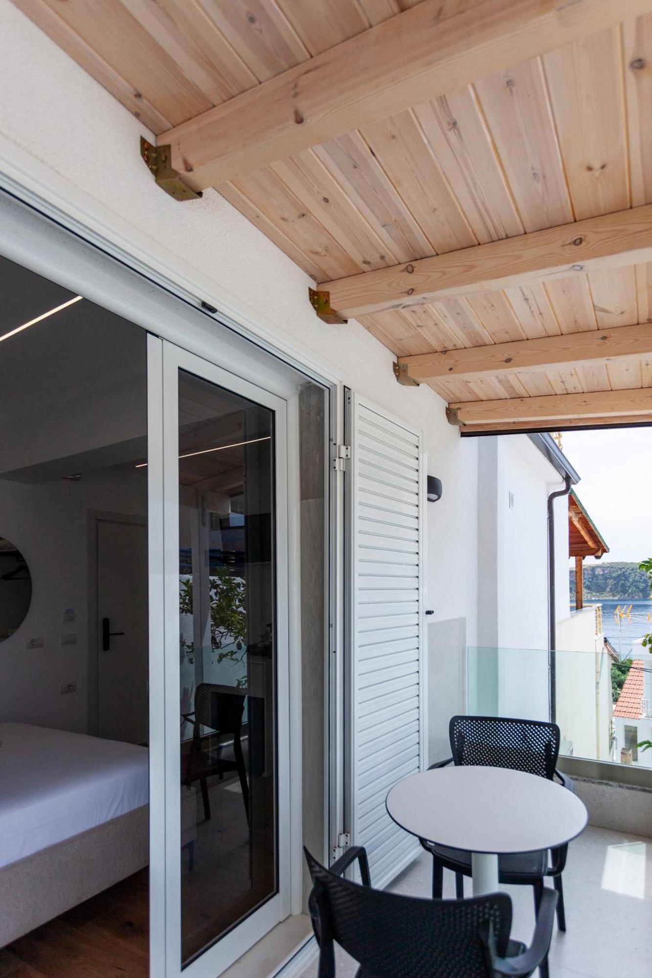 Ionio Rooms Himarë Eksteriør billede